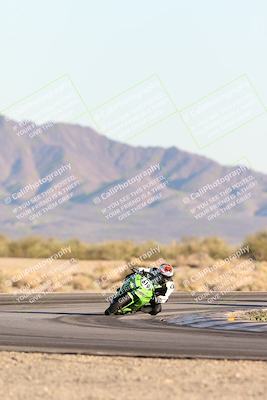 media/Dec-07-2025-CVMA (Sun) [[3e7d2de5dc]]/Race 18-Formula Twins-Formula 40 UL/